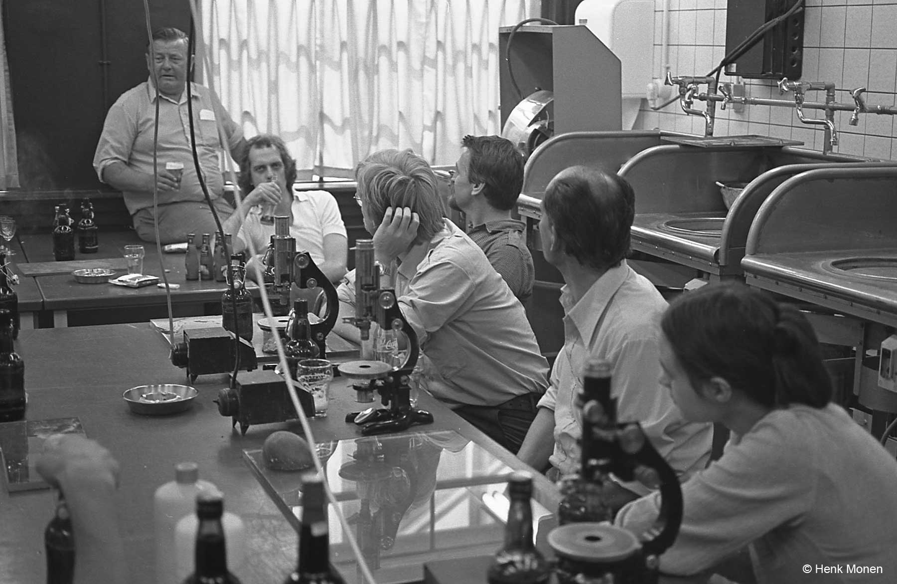 microscooptubus of wijnfles, wie ziet het verschil nog?