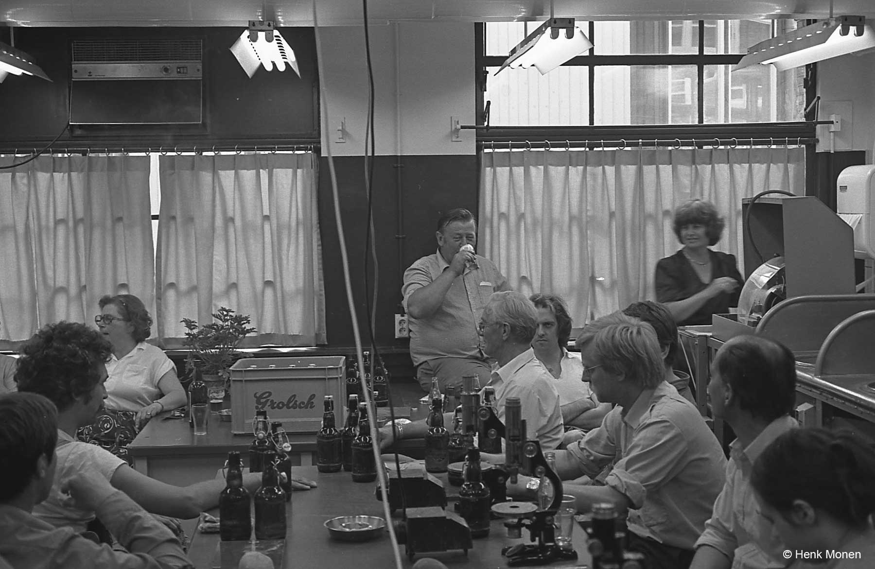 De gordijnen waren voor deze gelegenheid discreet gesloten